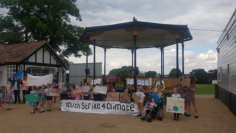 Young-students-demonstrate-for-change-in-Sevenoaks-3