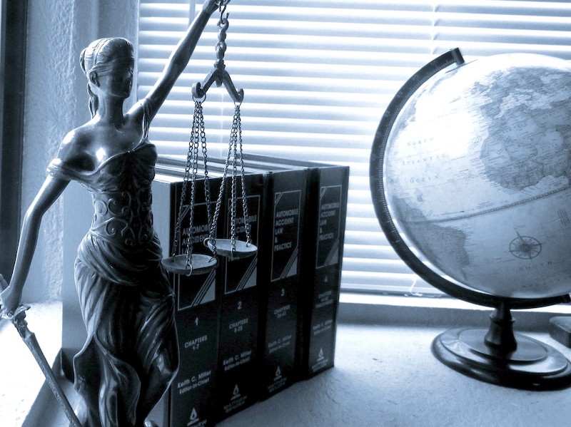 Build-a-strong-Law-School-application-with-five-easy-tips-2