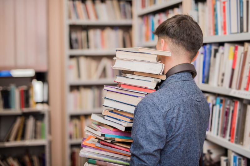 Cosy-libraries-in-London-with-a-large-selection-of-books-2