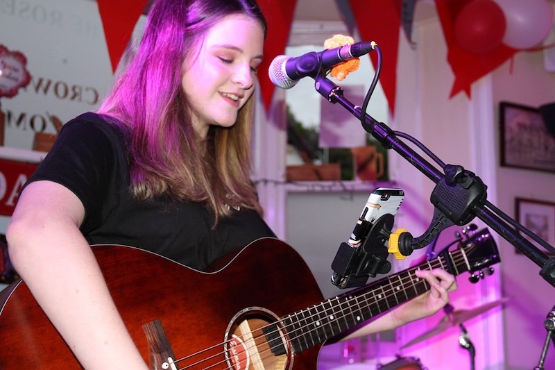 Talented performer from Somersham makes it to the finals of Open Mic UK