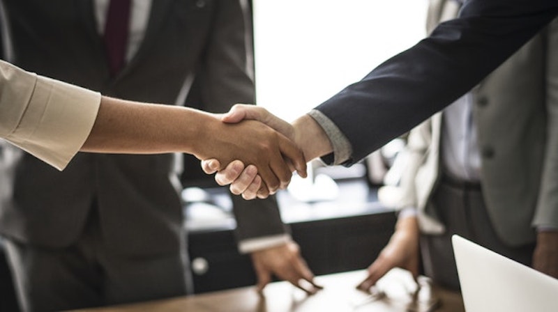 Top-tips-for-using-the-right-body-language-during-interviews-5-1