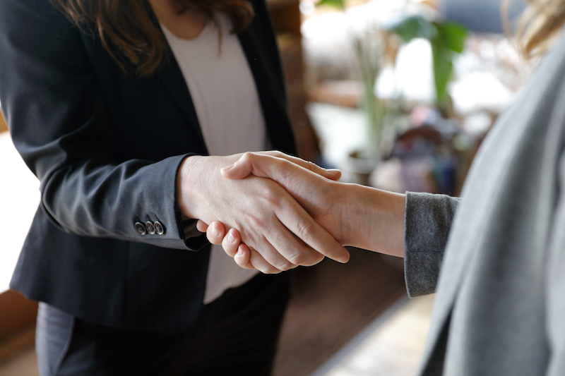 Top-tips-for-using-the-right-body-language-during-interviews