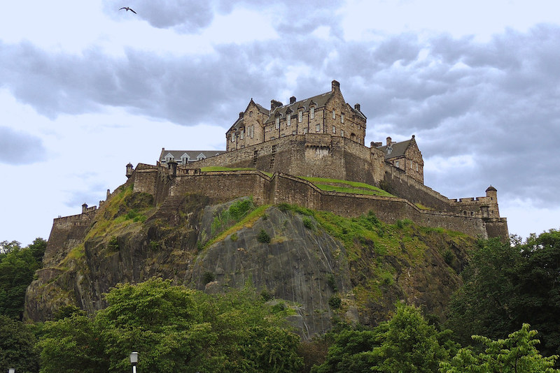 Visit-the-most-haunted-places-in-the-UK-to-see-what-you-might-find--2
