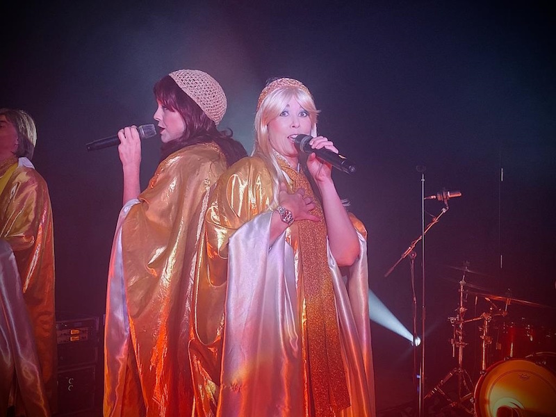 -Super-troupers--host-ABBA-fundraiser-in-memory-of-fellow-RAF-officer2