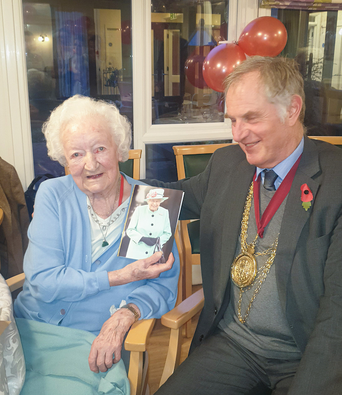 Colchester-resident-celebrates-100th-birthday-in-style-1