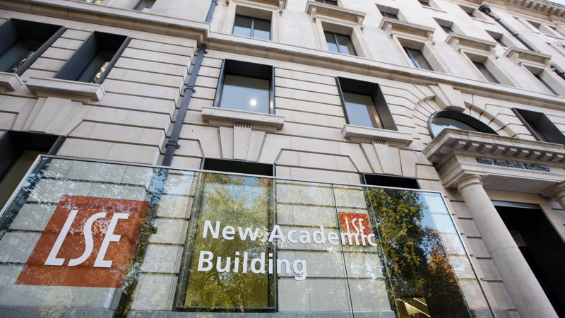 How-many-international-students-study-in-London-School-of-Economics--3