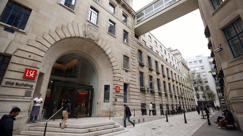 How-many-international-students-study-in-London-School-of-Economics--4