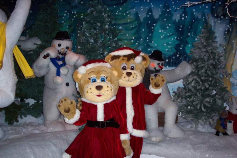 The-best-Christmas-Grottos-where-you-can-meet-Santa-in-the-Midlands-13