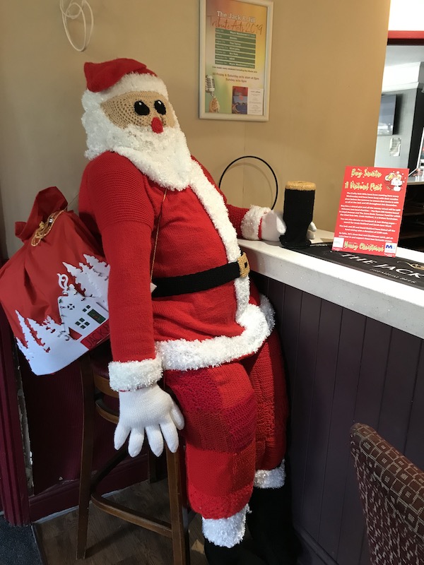 Crafty-Knit-Wits-Santa-helps-by-fundraising-for-two-deserving-causes-1