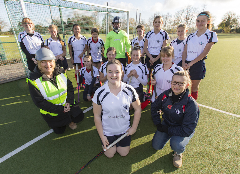 Fresh kits for Banbury Hockey Club following donation