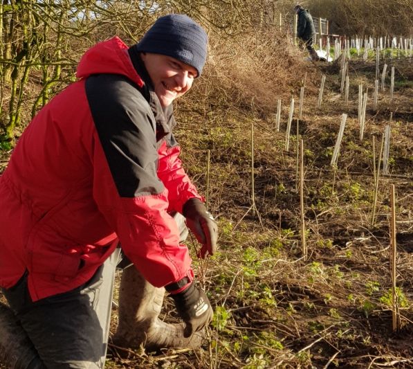 Volunteers plant 4000 trees to protect local brook