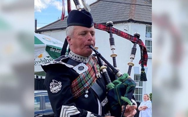 Bagpipes heard in Surrey to celebrate Scottish pensioner's birthday