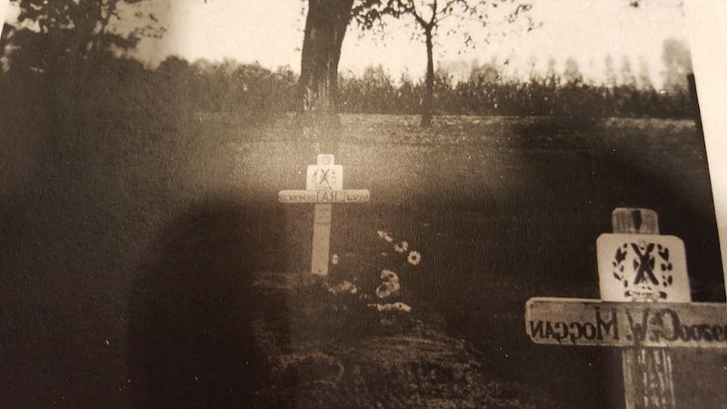 Researcher is looking for the identity of a fallen British soldier in the Netherlands