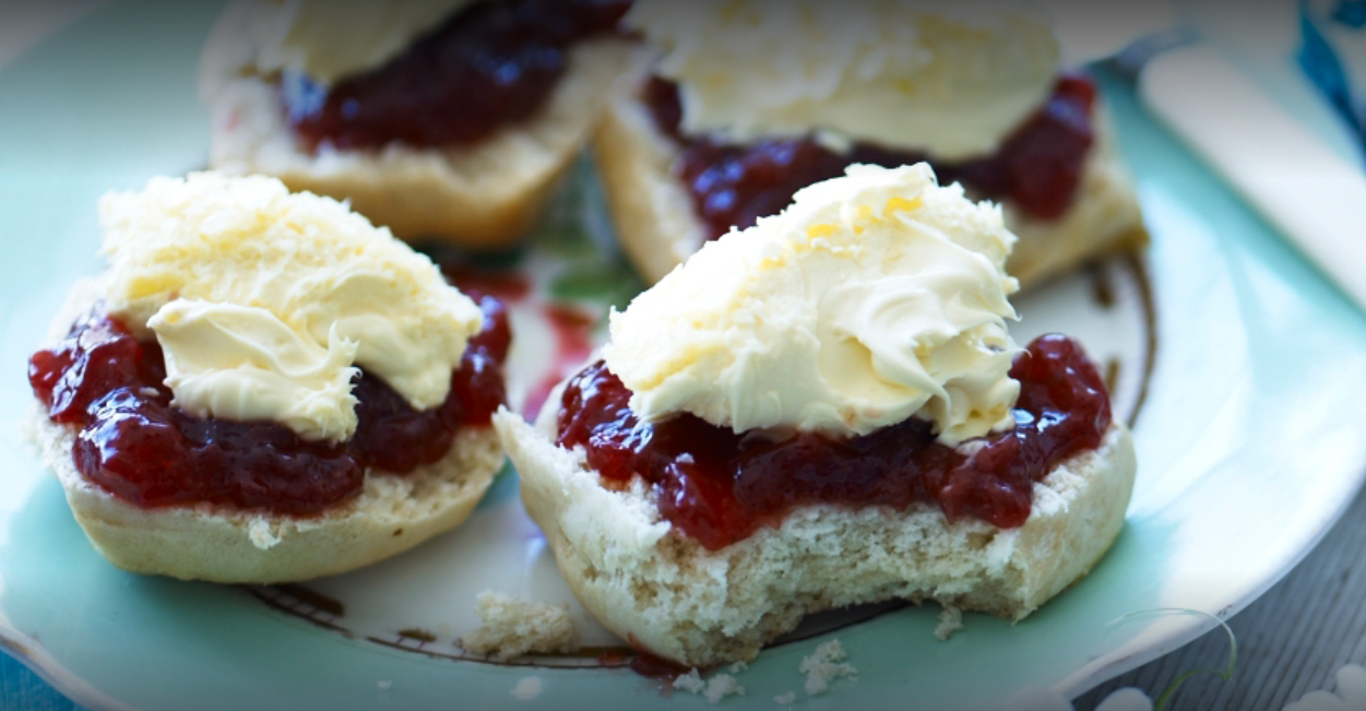 Cream tea app ensures you do it properly - the Cornish way!