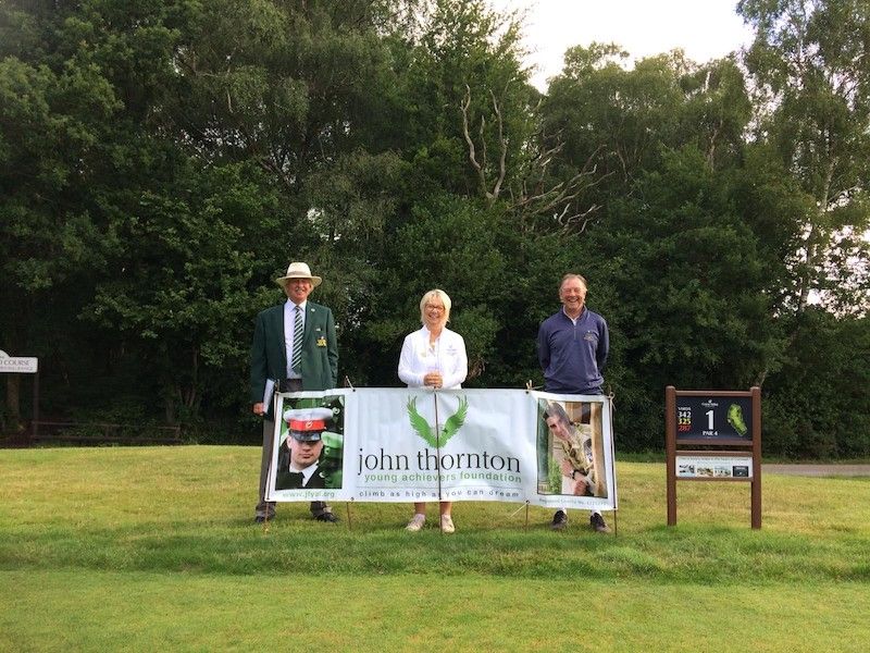 Crane Valley Golf Club raises £1,000 for local youngsters