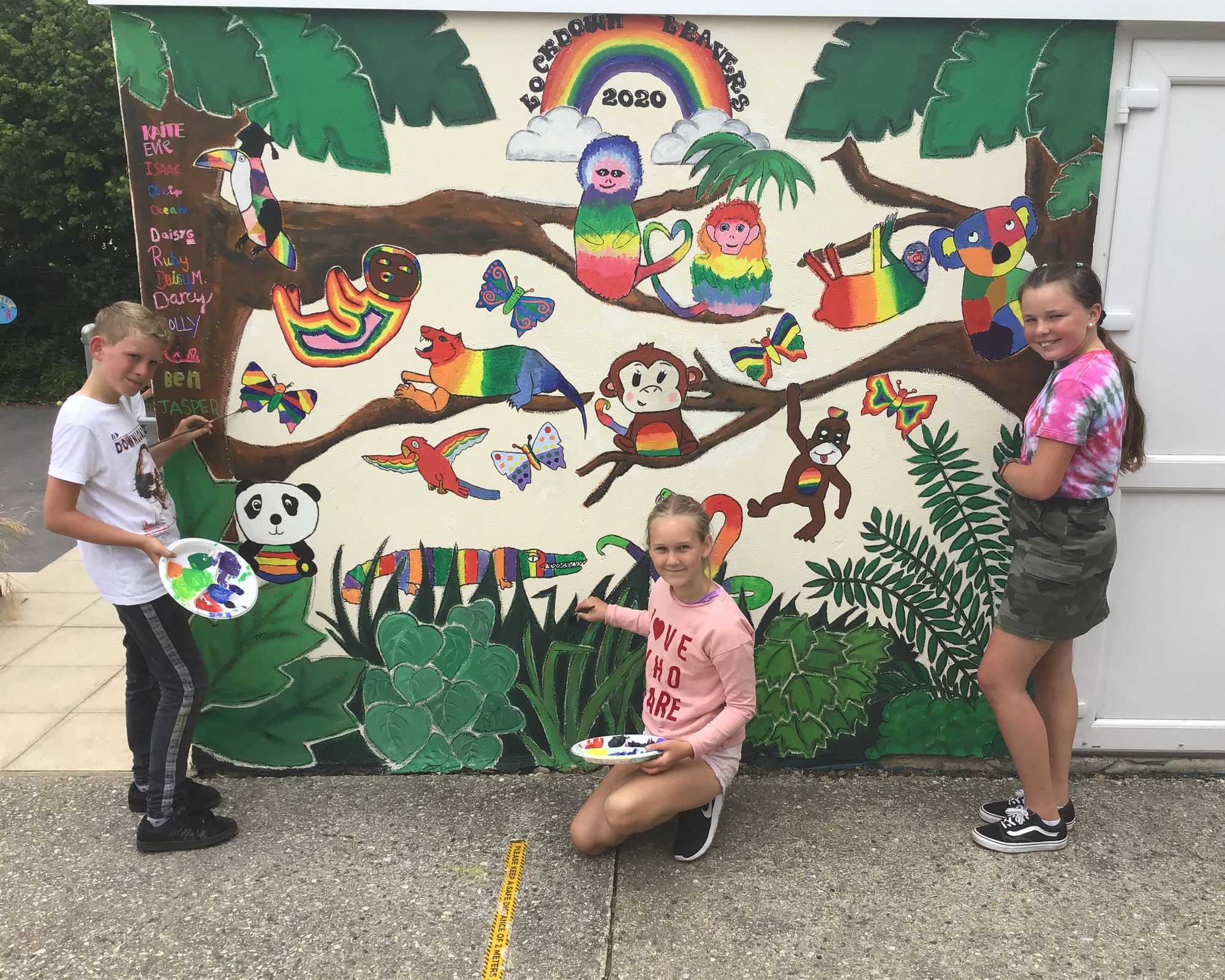 Pupils get painting to leave a colourful legacy at their school