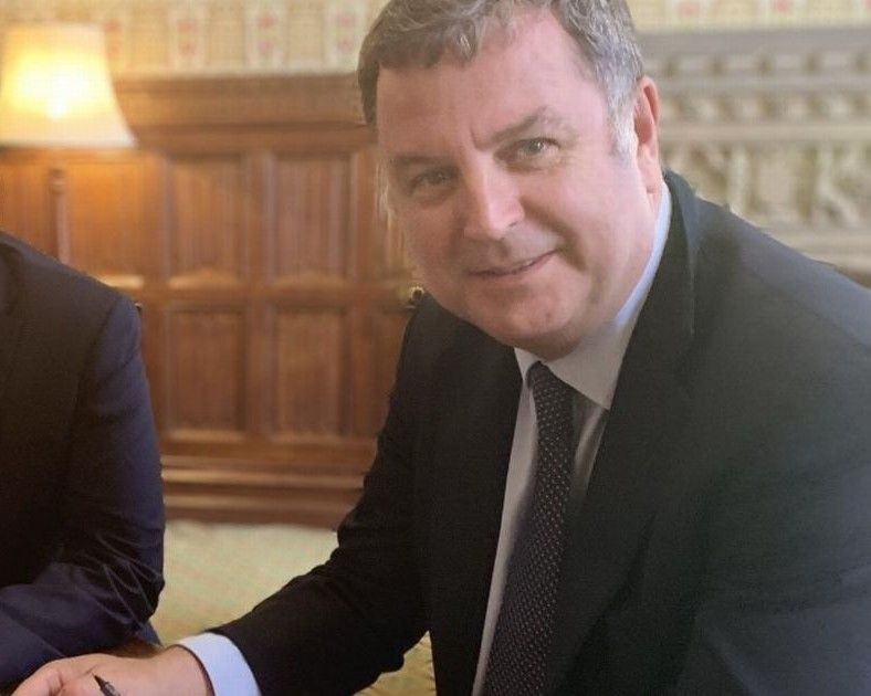 MP urges small businesses to apply for £10k grant