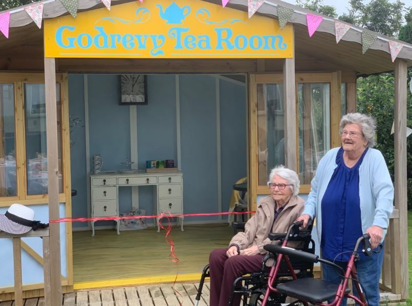 100-year-old Dot opens new care home summerhouse near St Ives