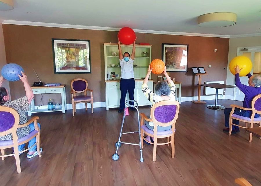 Buckinghamshire care home residents take part in Balance Awareness Week