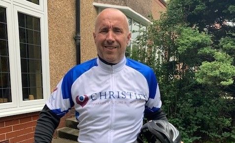 Saddleworth cancer patient to undertake 60 mile charity cycle