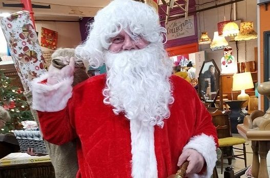 Emmaus Mossley gears up for Christmas sale... with a difference