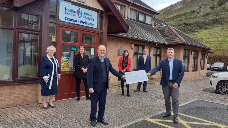 Business community comes together to raise money for local charity