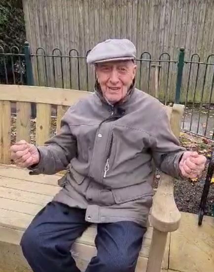 Community helps 102-year-old veteran to remain independent