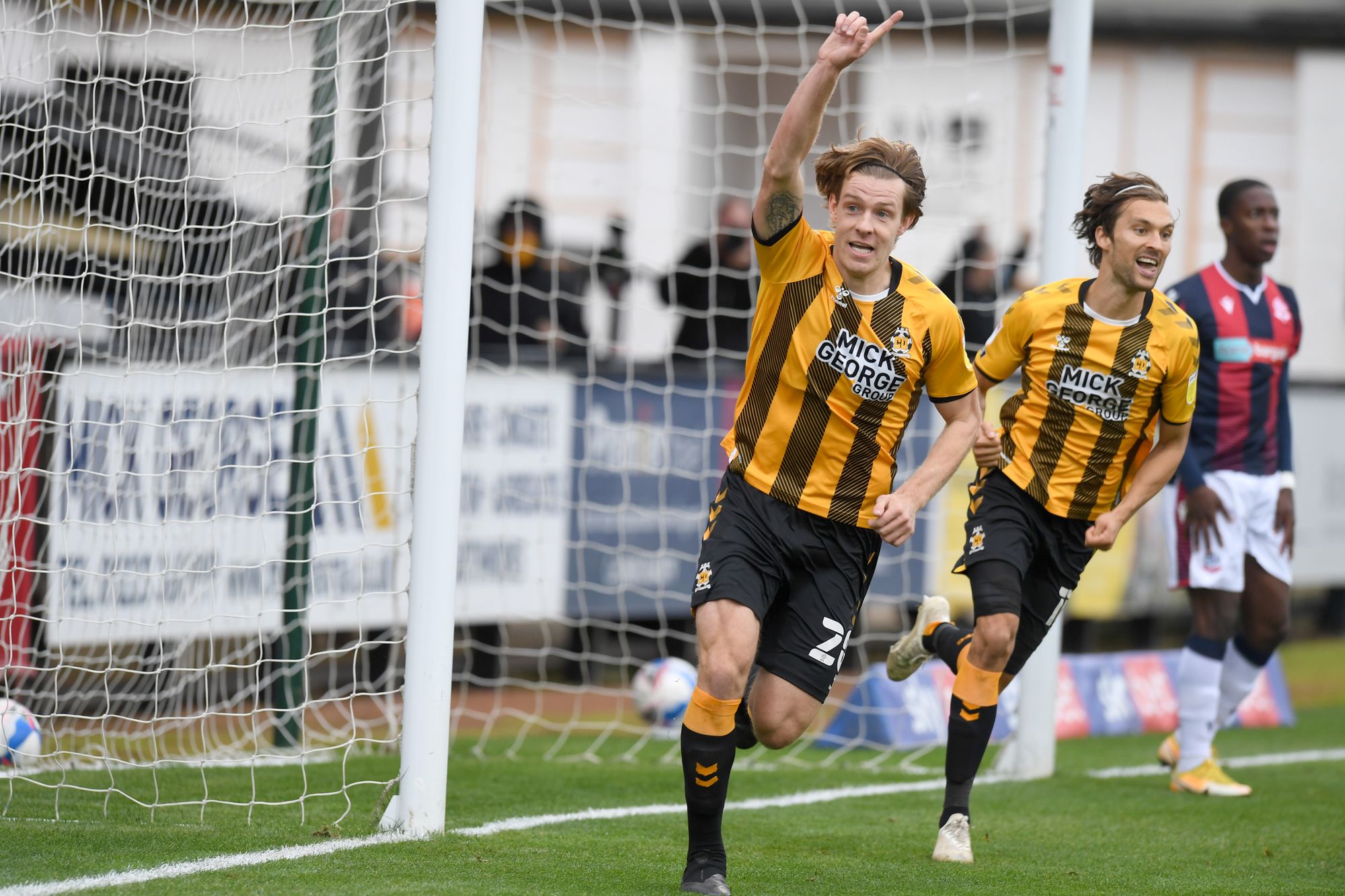 Cambridge United knocked off top spot after draw with Bolton