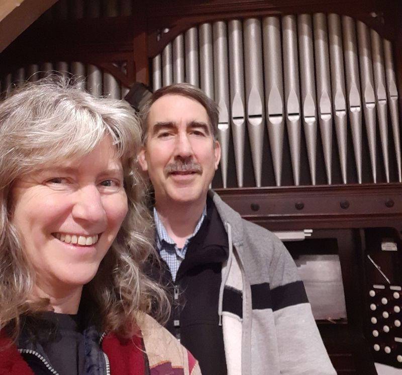 Paulton’s own “Covid superstar” shares sing-a-long hymns in lockdown