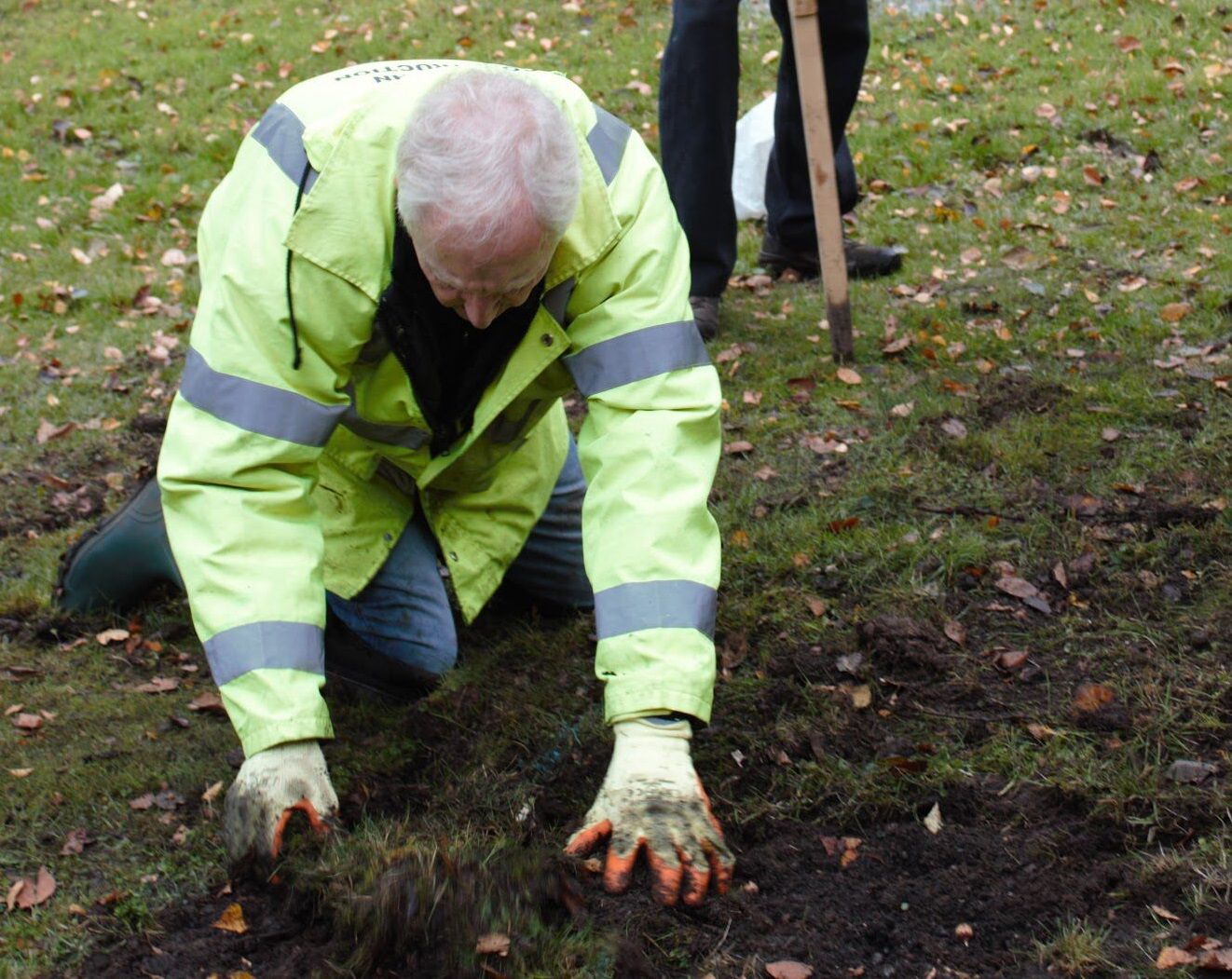 Rotarians in Loughborough plant crocuses for World Polio Day