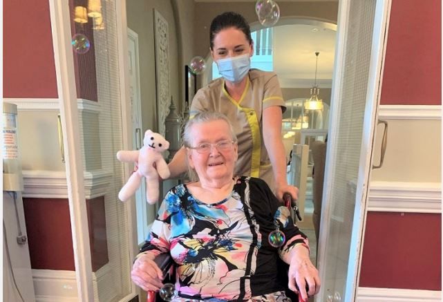 Harrogate care home residents raise money for a local charity
