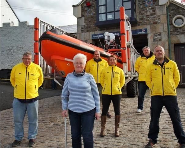 Maureen thanks RNLI crew who rescued her after fall in Lundy