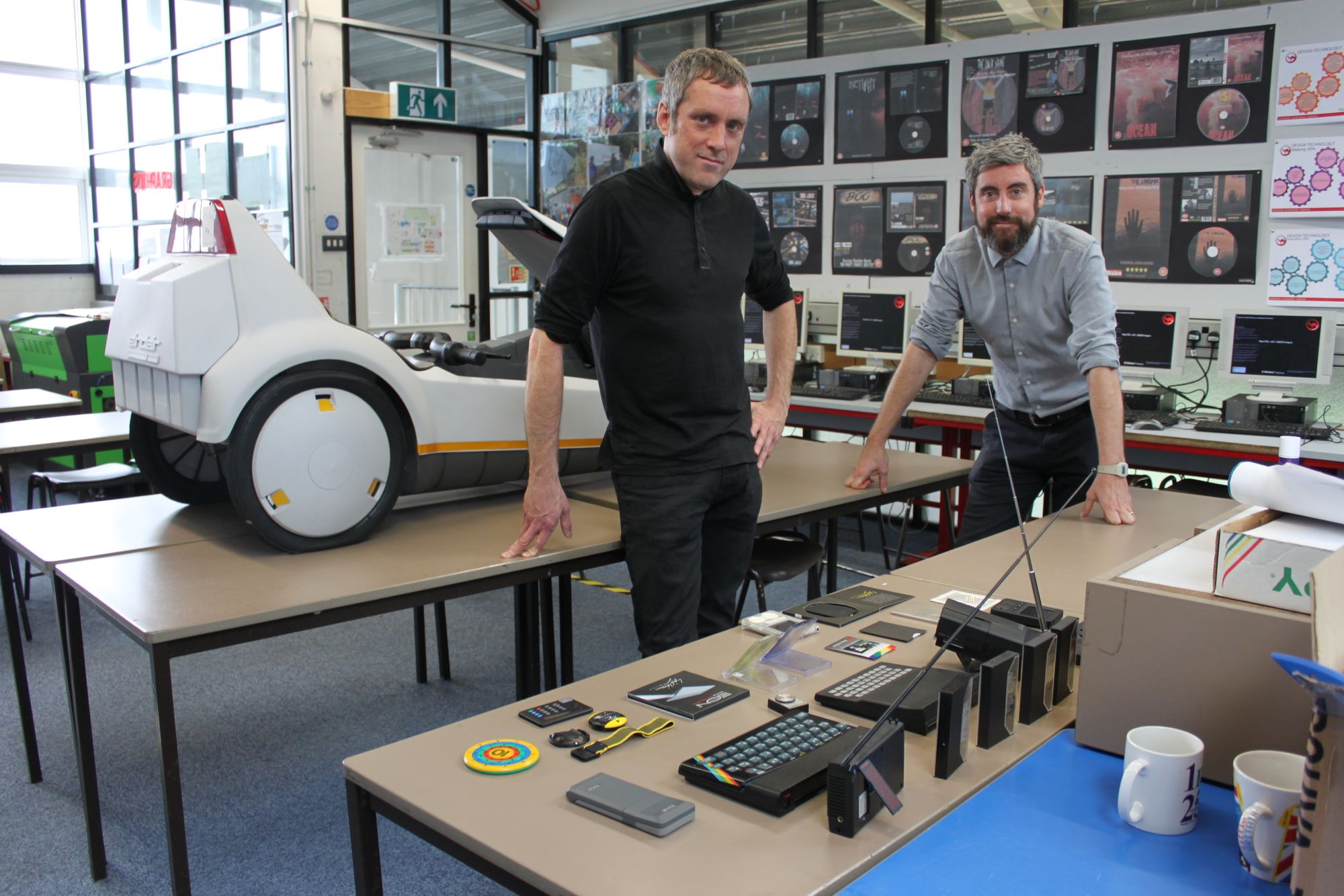 Inventor Grant Sinclair visits Camelford school to fire up students' imagination