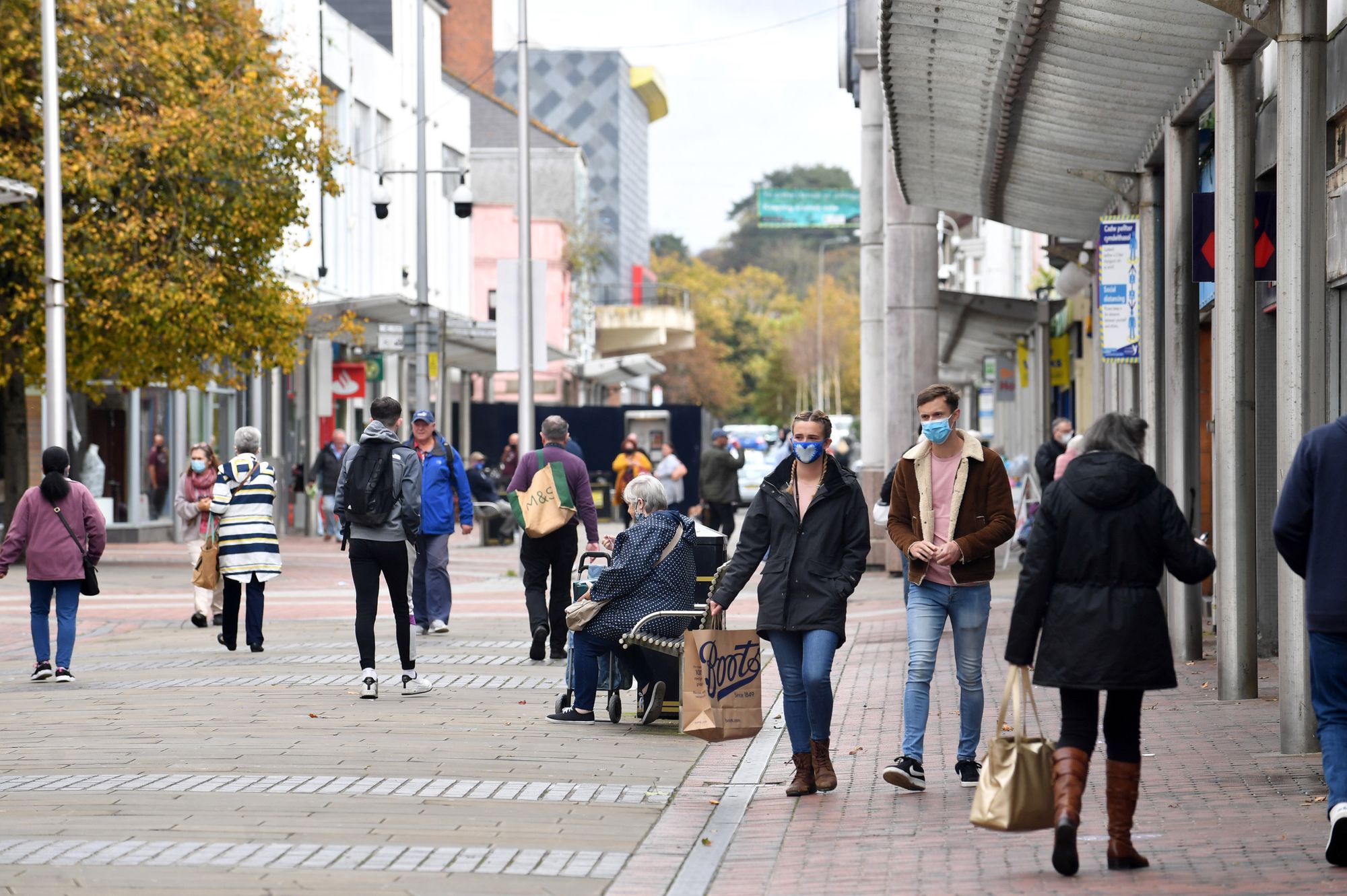 Llanelli traders look ahead to Christmas shopping period as Covid-19 continues