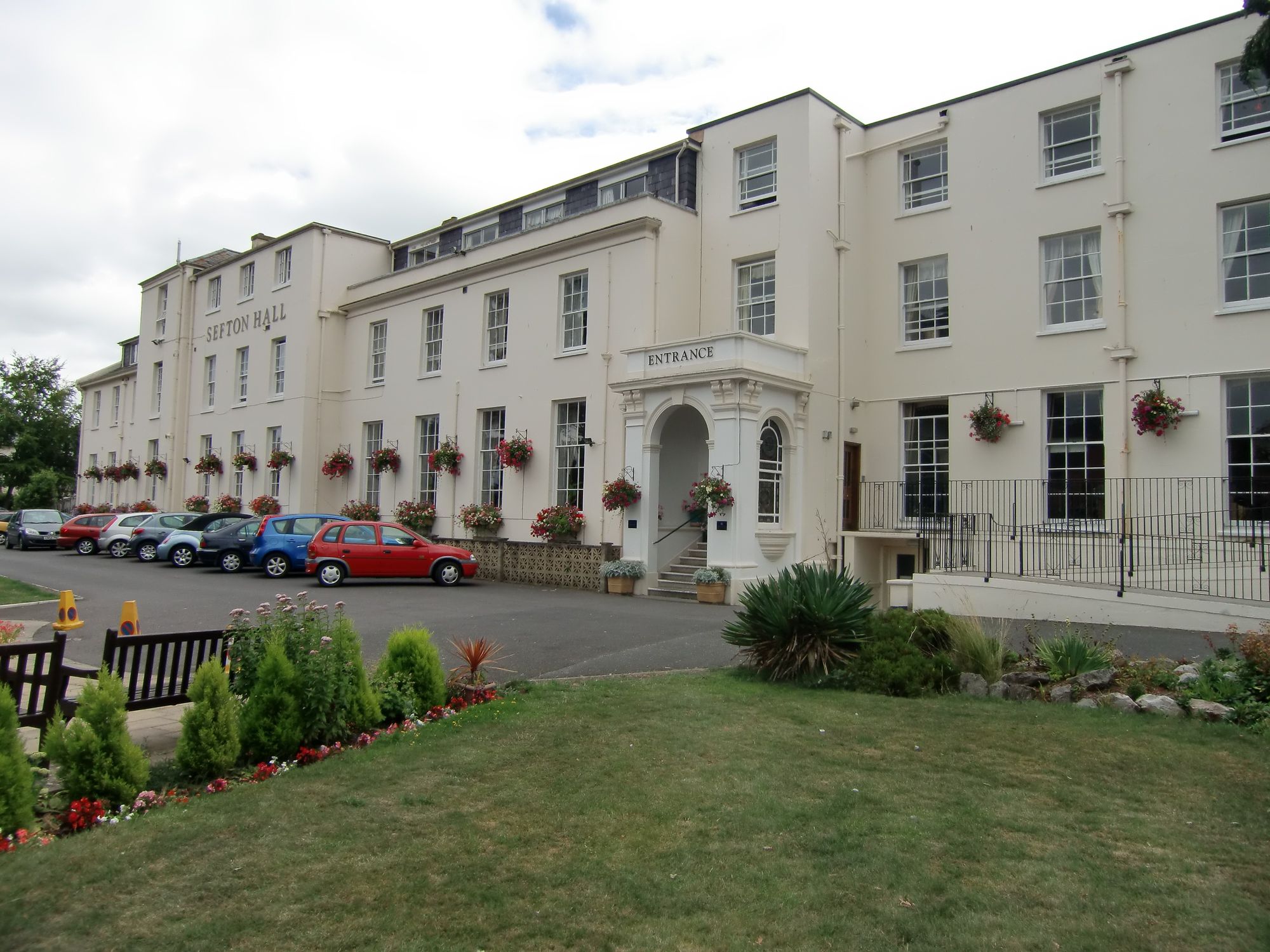 Dawlish nursing home joins fast track Covid test pilot scheme