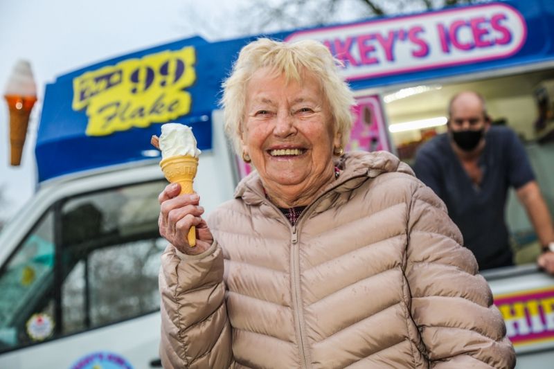Middlesbrough Jo celebrates her 99th birthday.. with a 99 ice cream