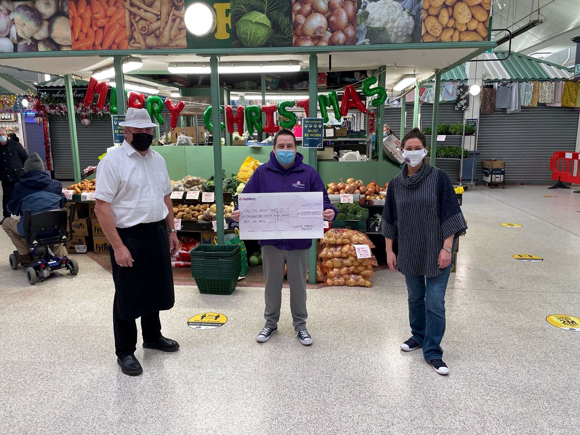 Widnes Market traders donate over £2,000 to Halton Haven Hospice