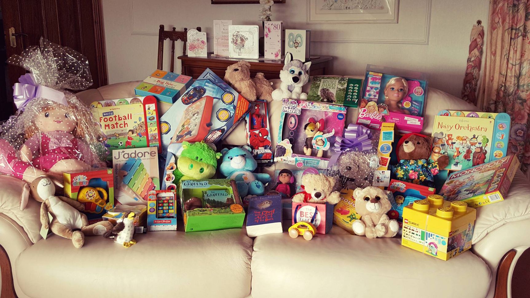 Town sets up toy bank to help children this Christmas