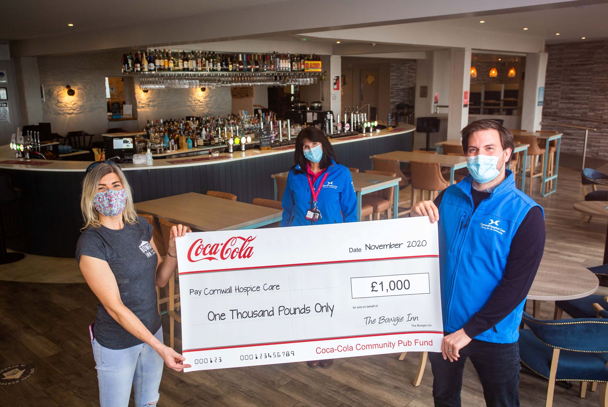 Bowgie Inn pub donates £1,000 to charity to help vulnerable people in community