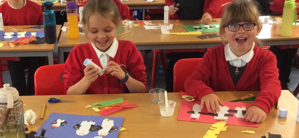 Uttoxeter schoolchildren get creative with art supplies donation