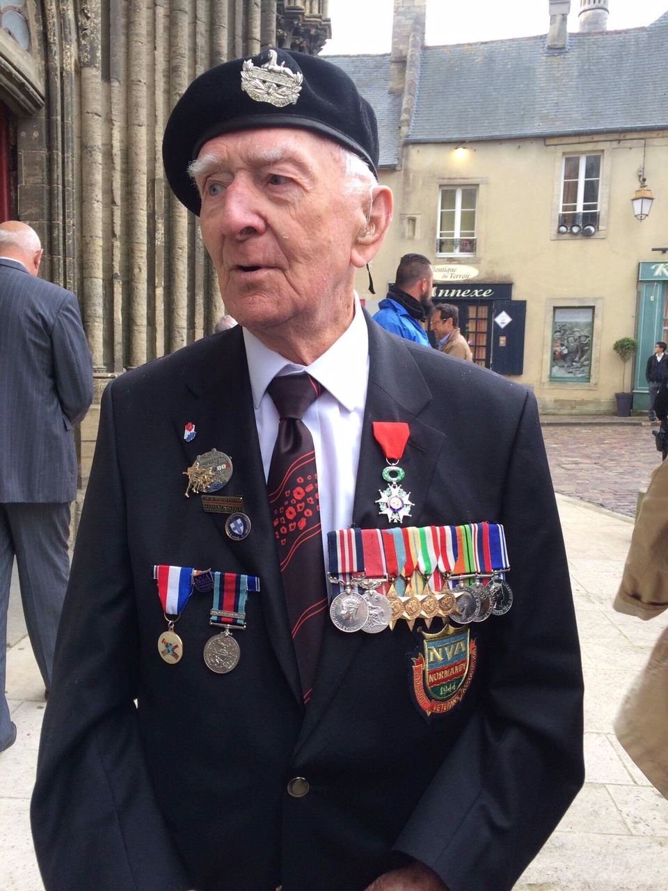 Tribute paid to 101-year-old WWII veteran Hector Duff