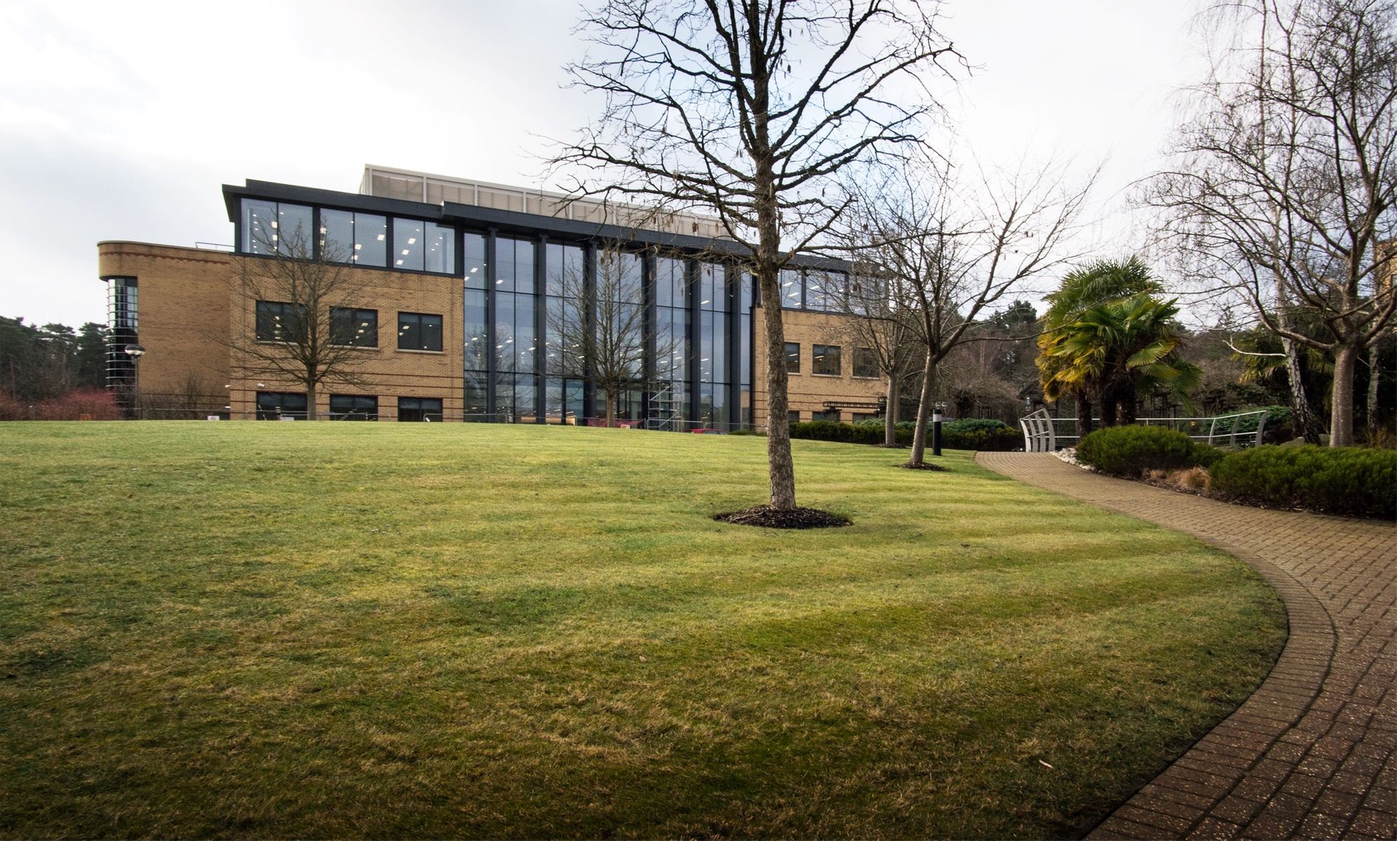 Firm looking to employ 100 people to join Farnborough office