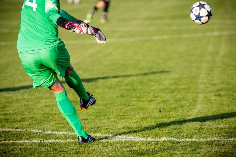 Crewe Sunday League hosts big top four clash