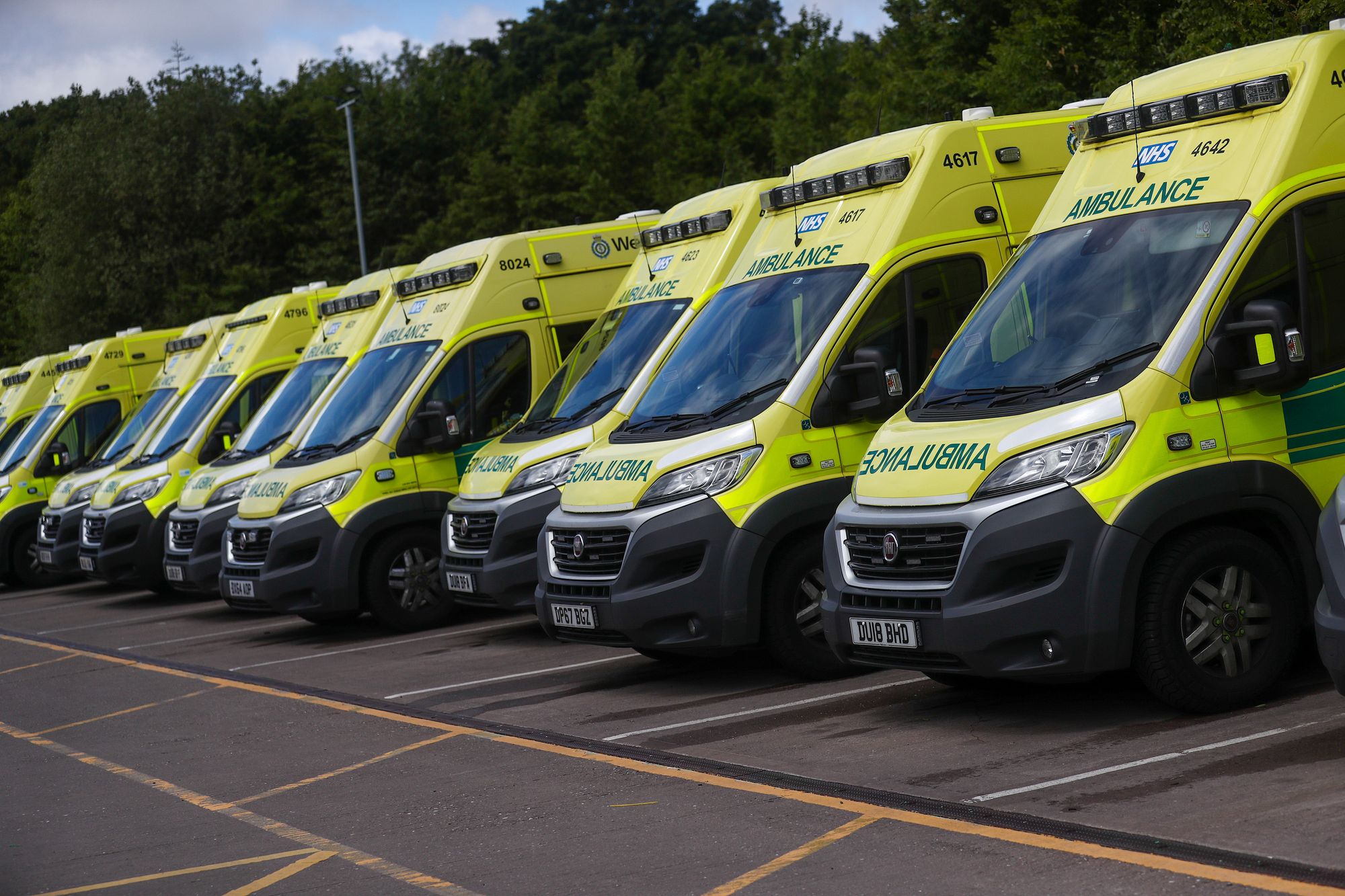 London and Surrey Mini Owners Club raise £8k to support The Ambulance Staff Charity
