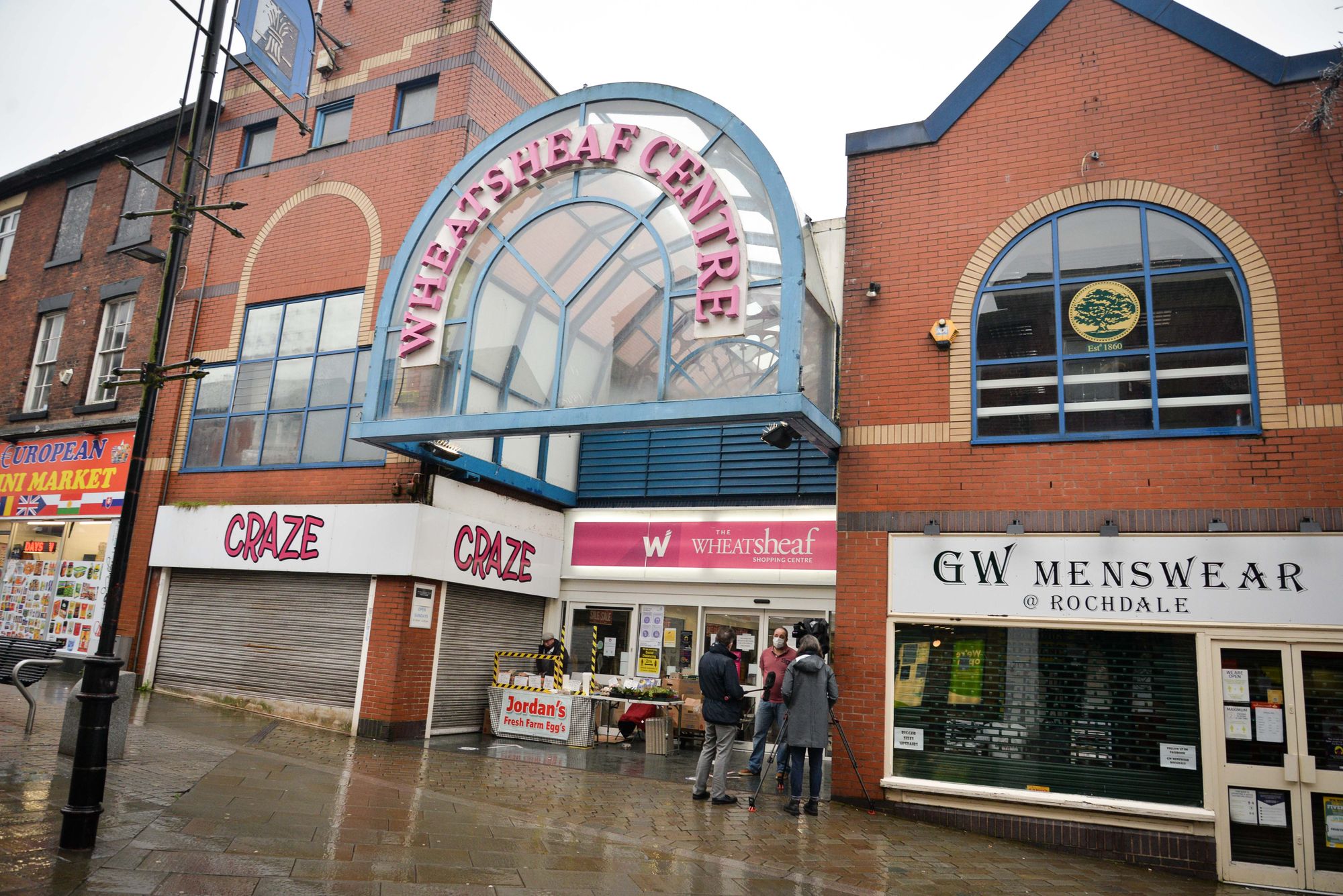 Council supports Wheatsheaf traders after shopping centre closure