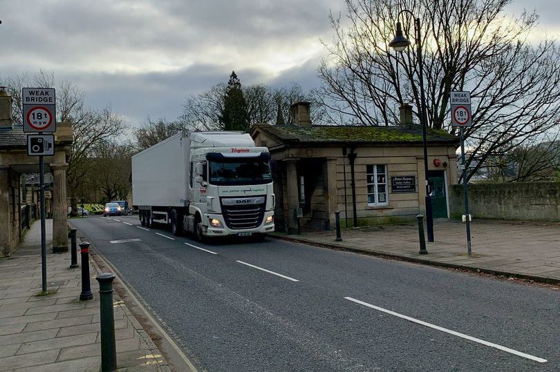 Cleveland Bridge weight limit petition presented to parliament