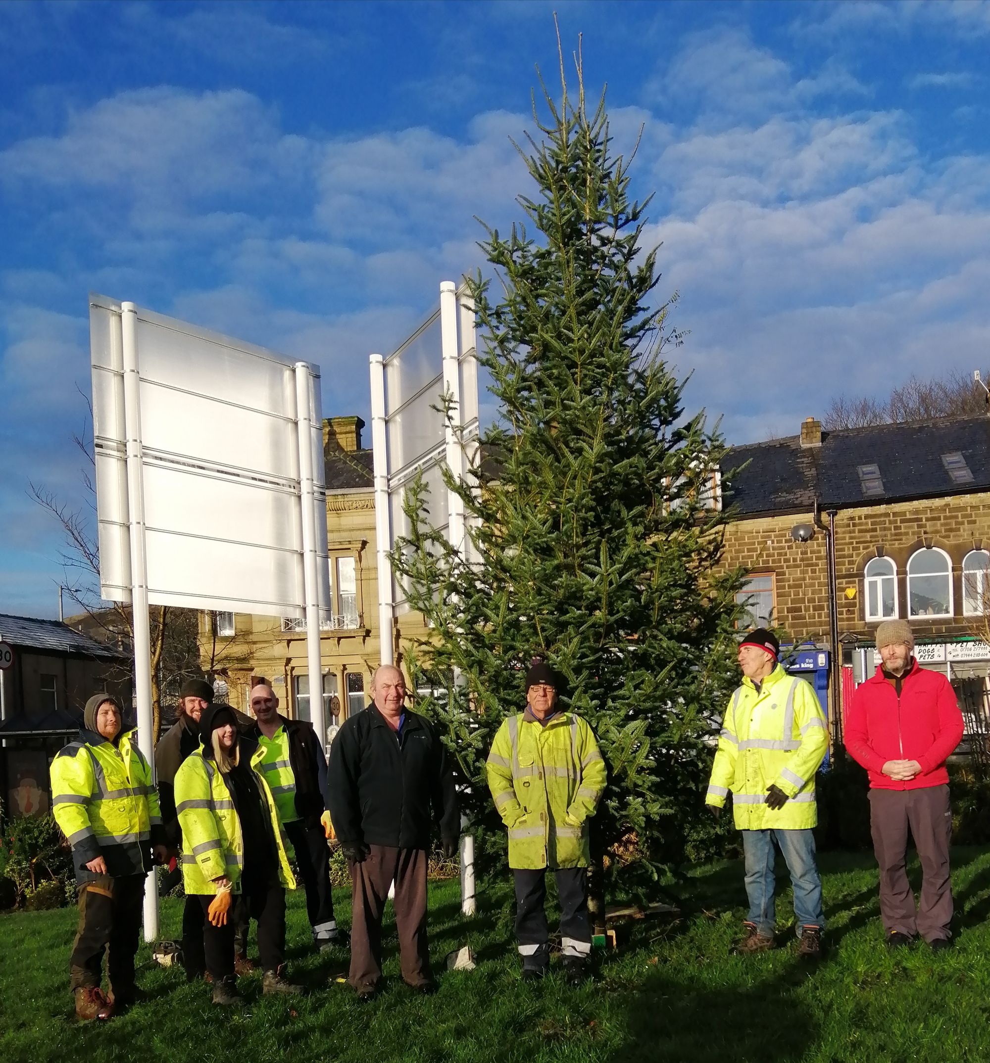 Rawtenstall Cricket Club donate Christmas tree for town centre