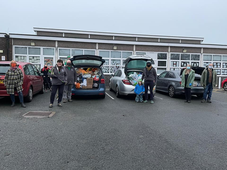 Oakenhoof Folk Arts collect food bank donations from Littleborough residents