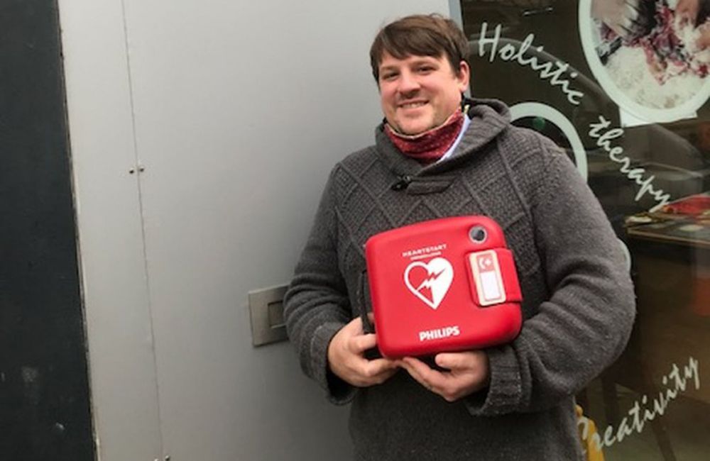 Folkestone Rotary supports community with defibrillator donations
