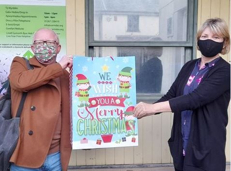 Carmarthen rallies together to give Christmas gifts to needy children